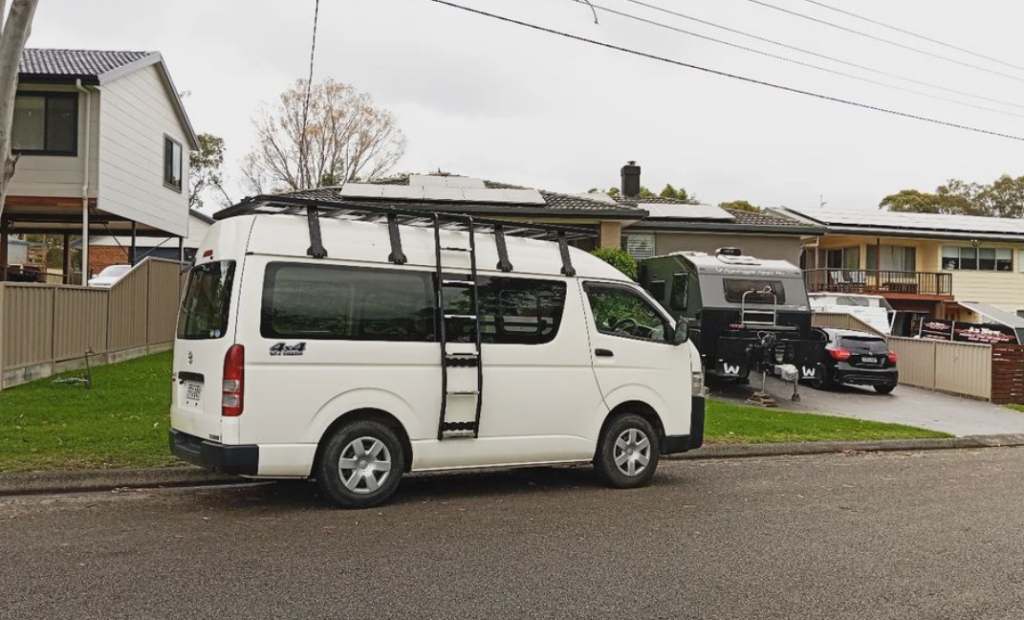 1x Tradesman Roof Platform + Ladder + 8x Brackets