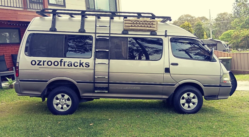 1x Tradesman Roof Platform + Ladder + 8x Brackets